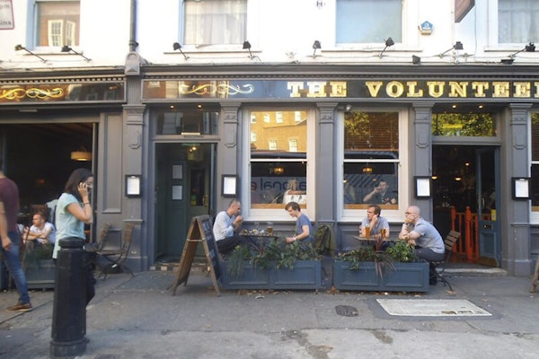 London dog friendly pub Volunteer