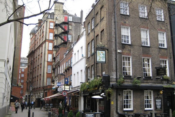 London dog friendly pub Queen's Larder