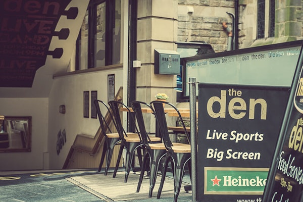 Harrogate dog friendly pubs The Den