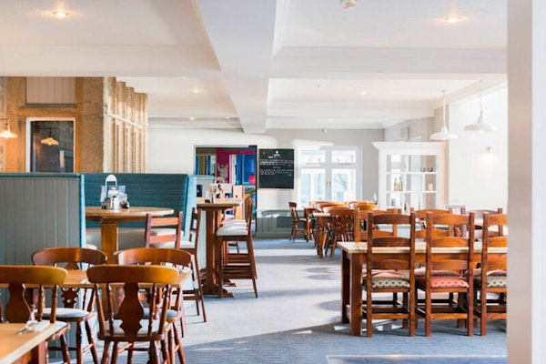 Newquay dog friendly pub Fort Inn