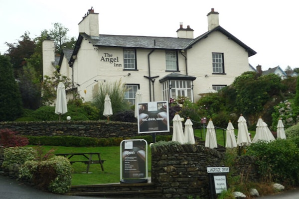 Windermere dog friendly pub Angel