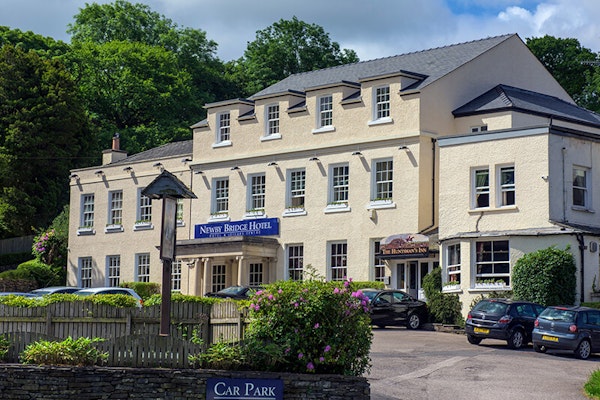 Windermere dog friendly pub Newby Bridge