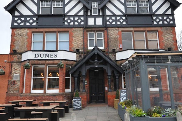 Blackpool dog friendly pub Dunes
