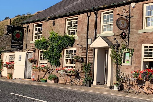 Peak District dog friendly pub Rose & Crown