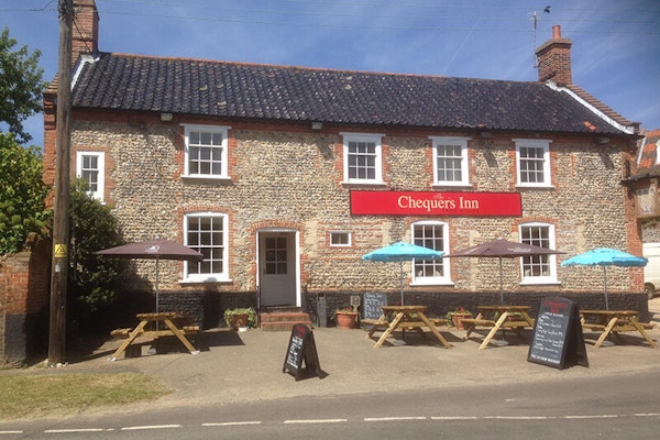 Norfolk dog friendly pub Chequers Inn