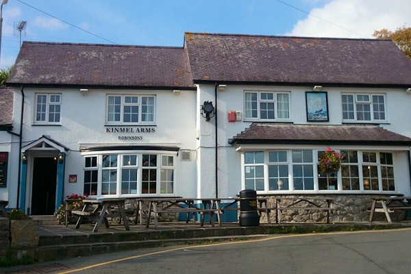 Anglesey dog friendly pub Kinmel Arms