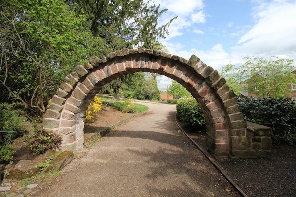 Cheshire dog walk Grosvenor Park