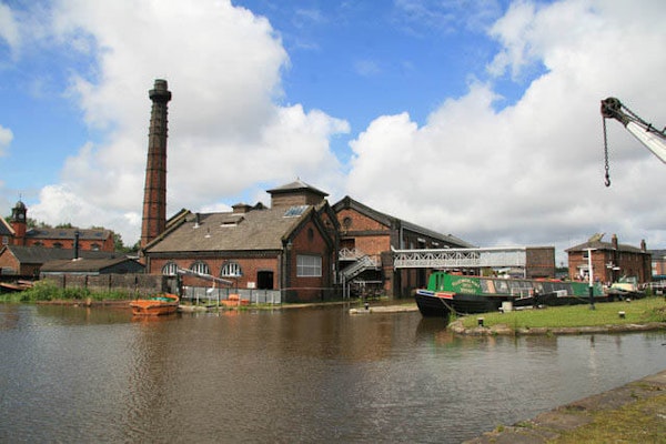 Cheshire dog walk National Waterways Museum 