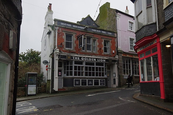 St Ives dog friendly pub Golden Lion