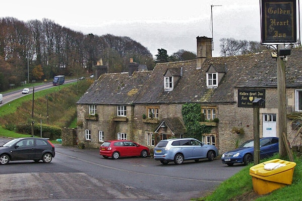 Cotswolds dog friendly pubs Golden Heart