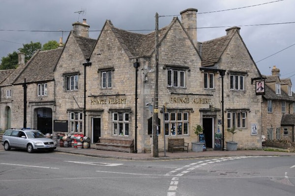 Cotswolds dog friendly pubs Prince Albert