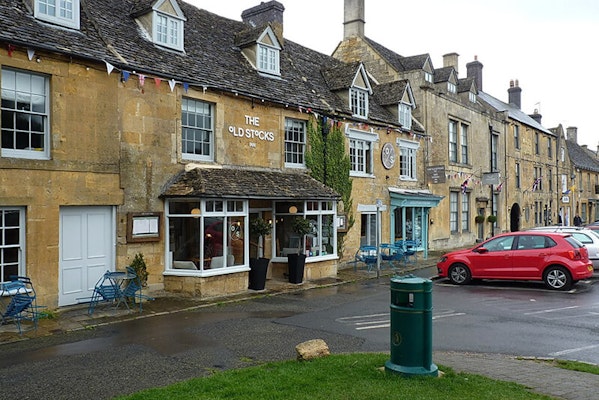 Cotswolds dog friendly pubs Old Stocks