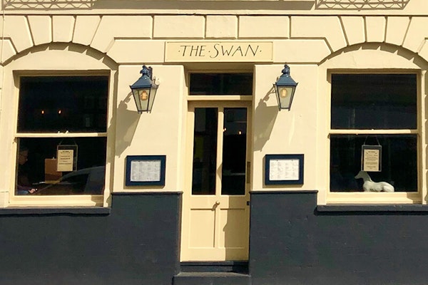 Dog friendly pubs Cheltenham The Swan