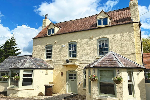 Dog friendly pubs Cheltenham Old Spot