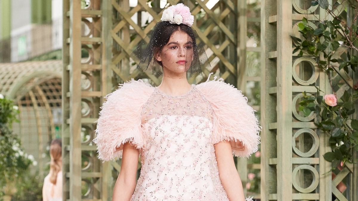 Chanel Haute Couture Spring 2018 Runway - theFashionSpot
