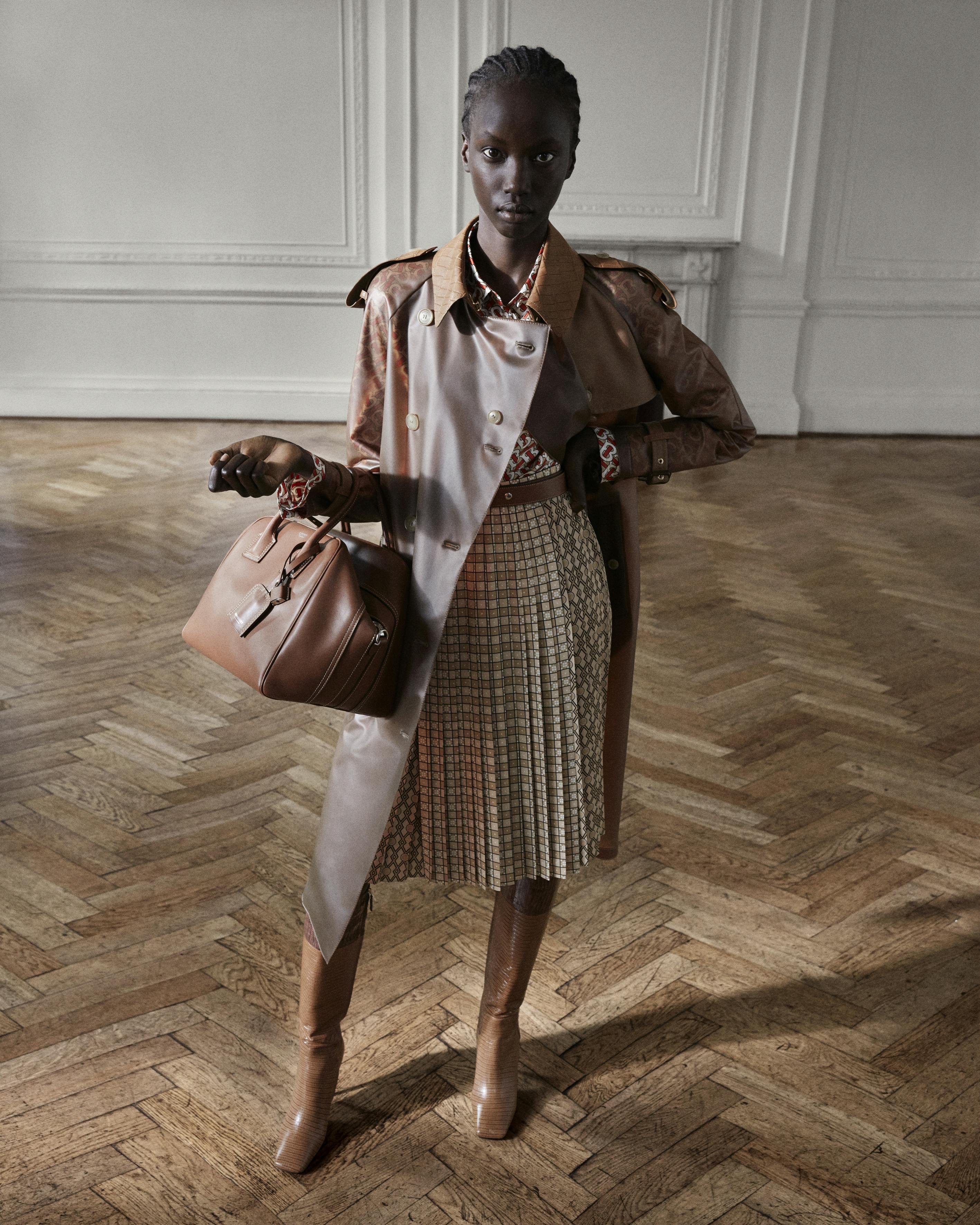 bibel Kritisk adgang Burberry presents Autumn/Winter 2019 Pre-Collection by Riccardo Tisci
