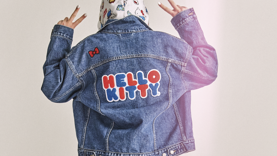 Hello Kitty super cool in denim 