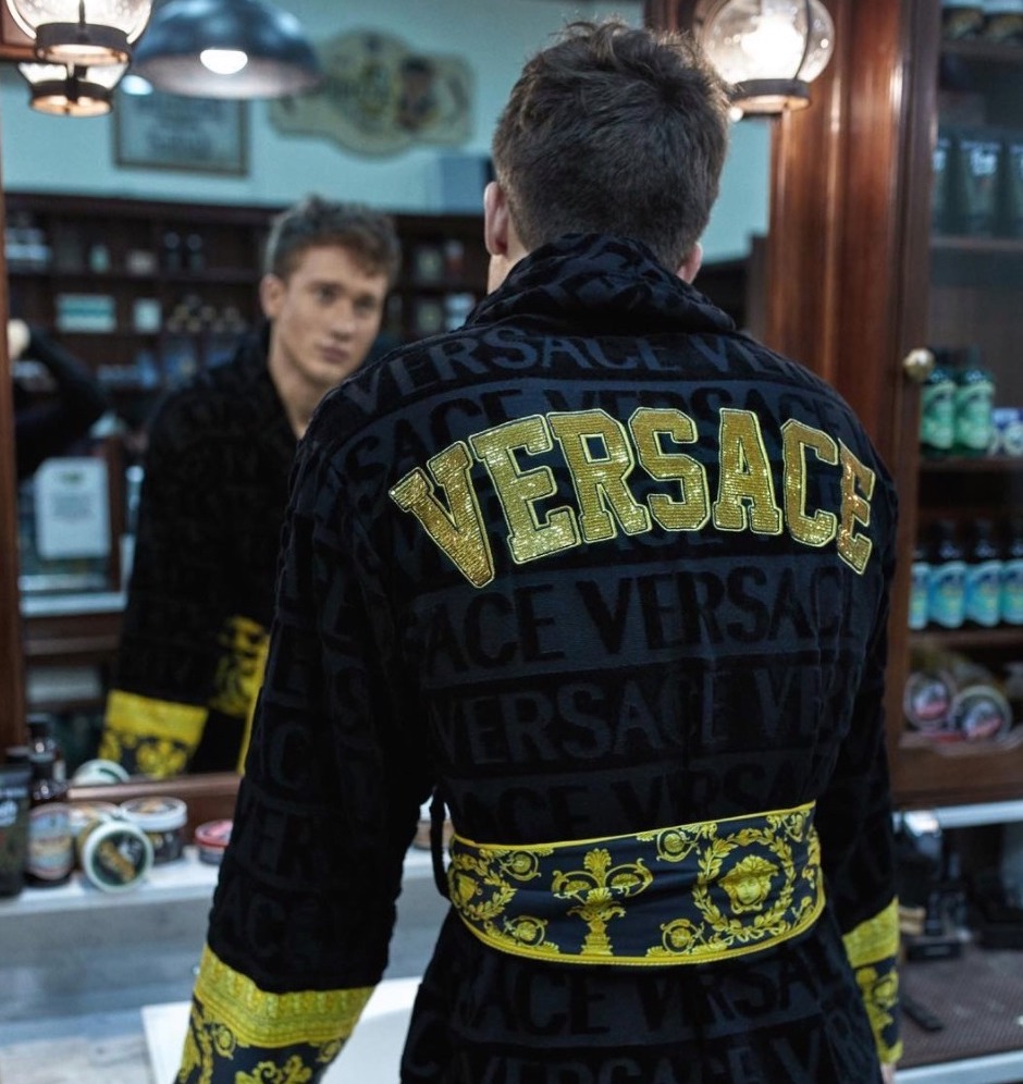 drake versace robe