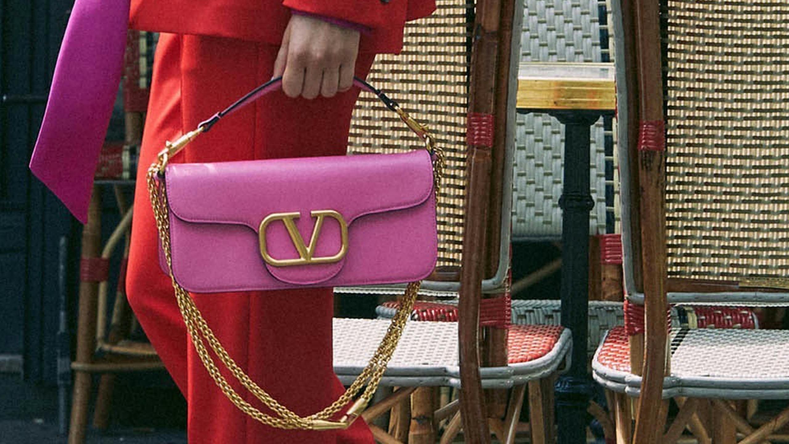 Valentino Garavani Locò bag reflects the iconic code of the Maison