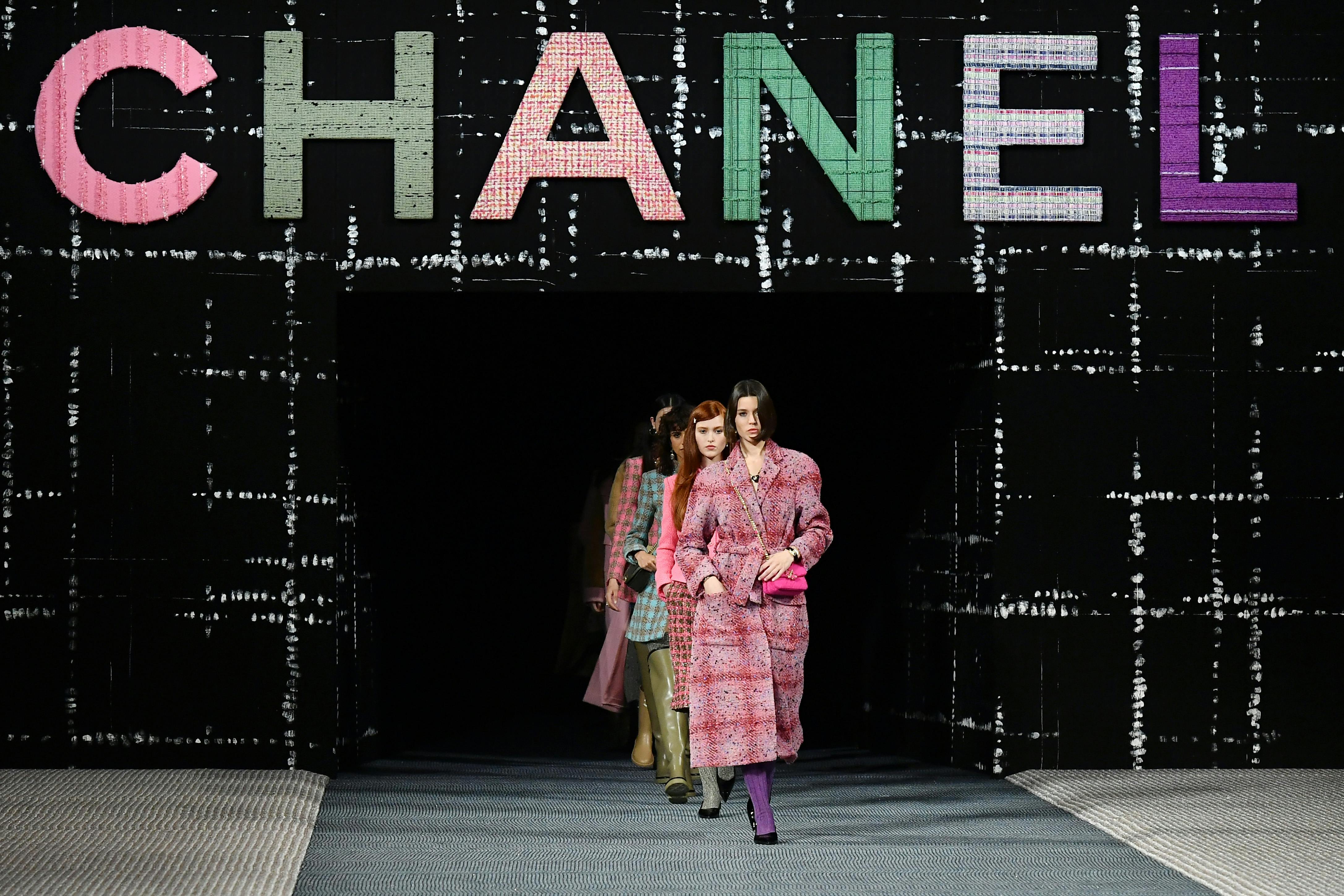 A celebration of tweed at the Chanel Fall/Winter 2022 show