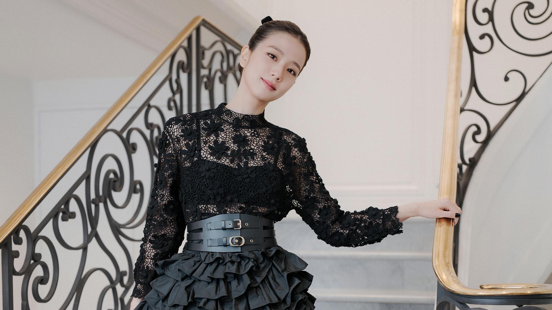 Photo Diary: Jisoo explores Dior Heritage in Paris