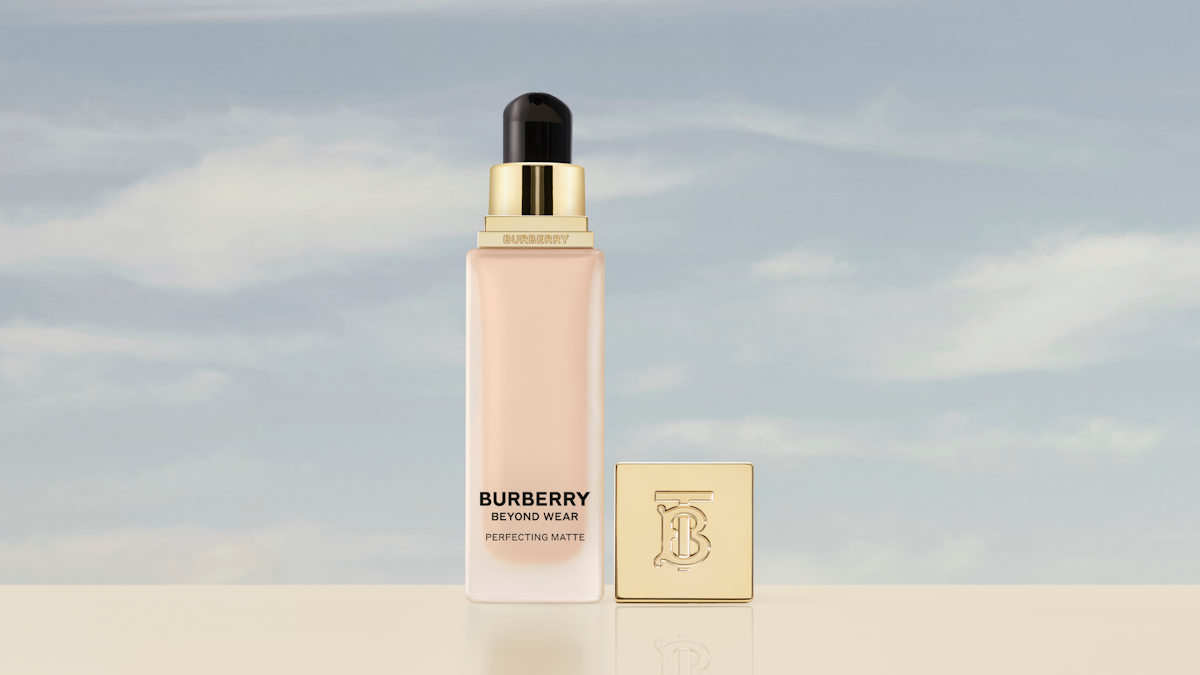 Burberry makeup foundation hotsell
