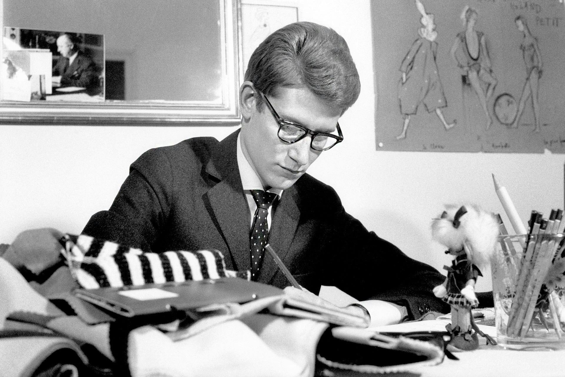 Yves Saint Laurent's Signature Looks - YSL Iconic Pieces Yves Saint Laurent's Signature Looks - YSL Iconic Pieces