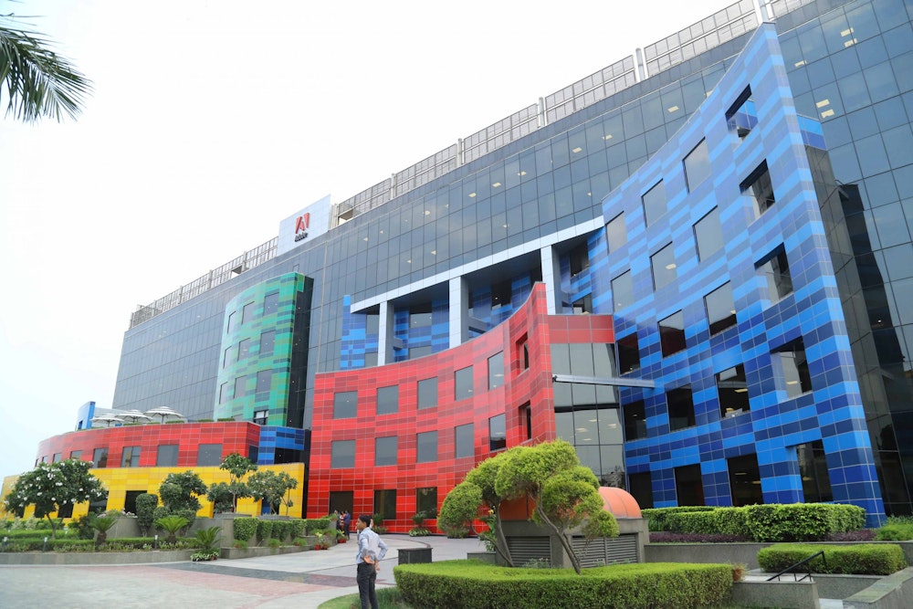 adobe software engineer salary noida