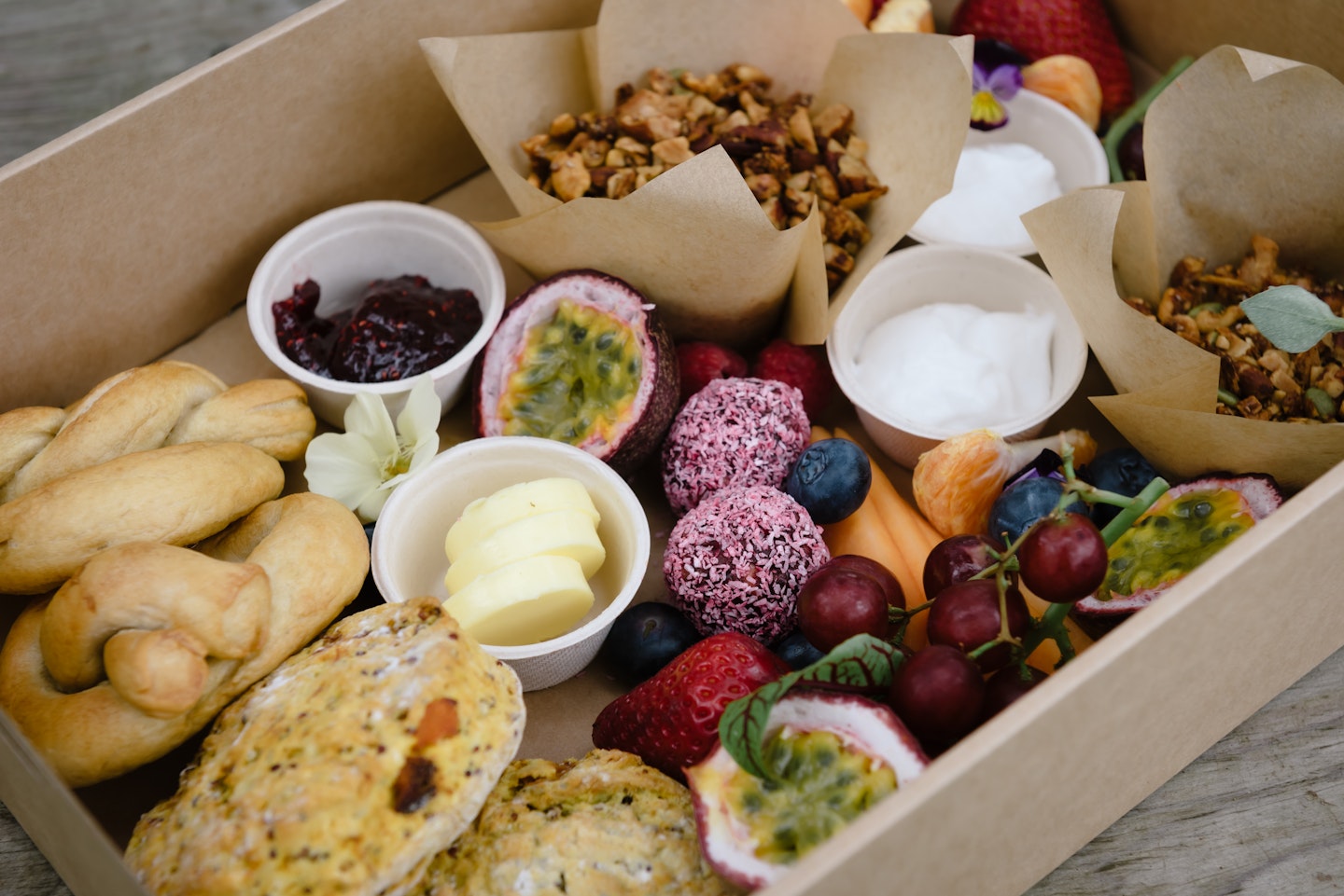 picnic hamper