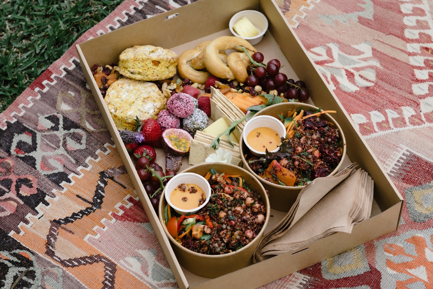 amphitheatre picnic hamper