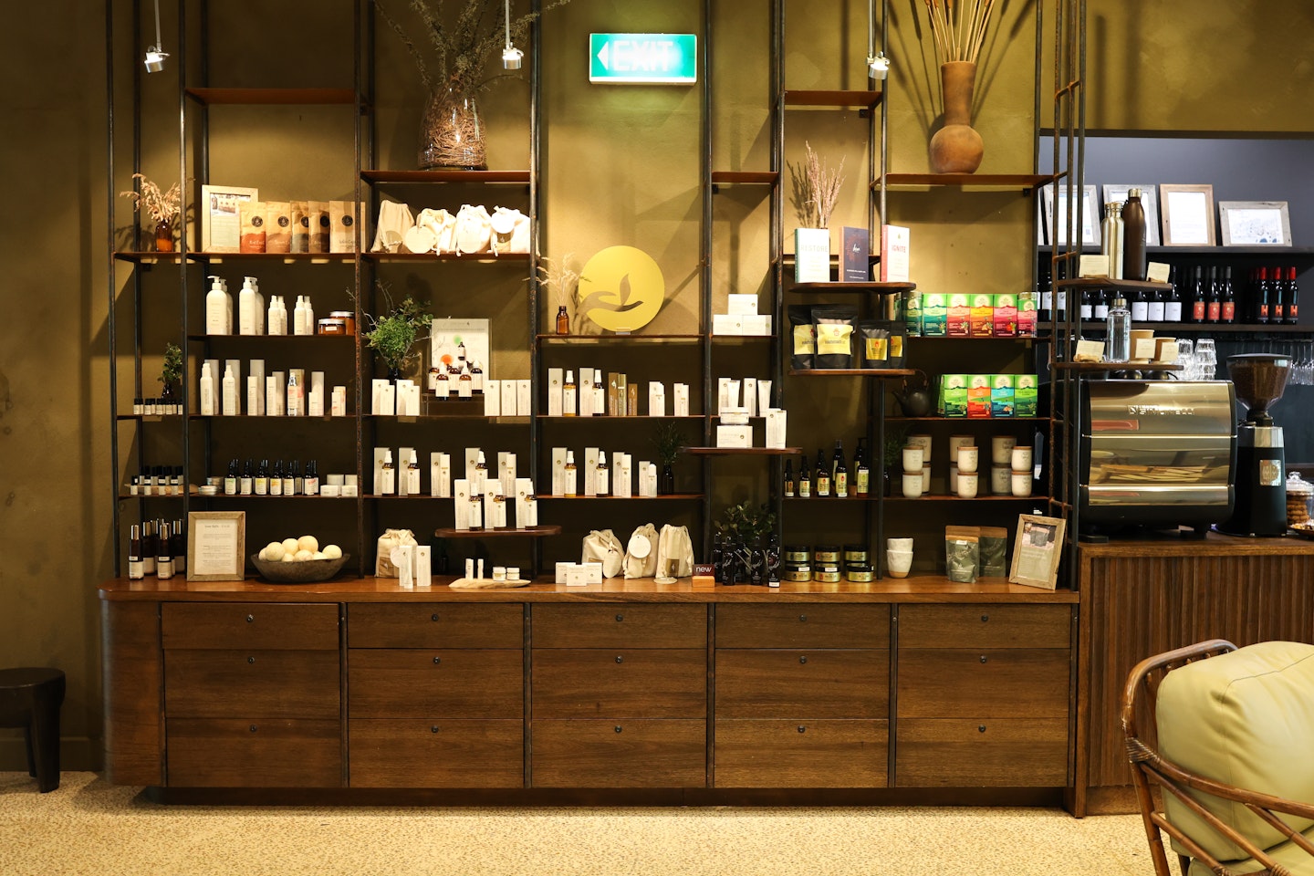 spa retail shot