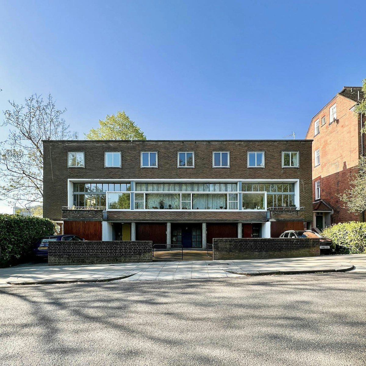 2 Willow Road in London - Pearl Club