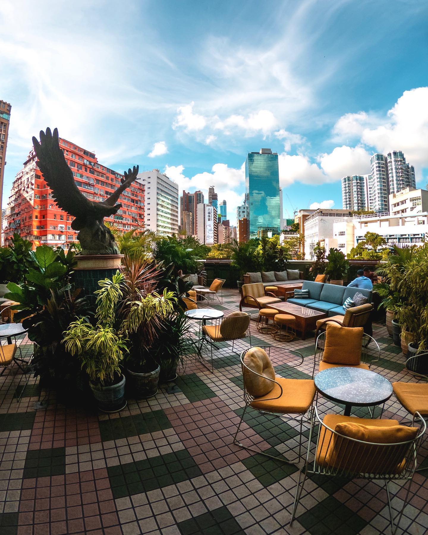 Best Rooftop Bars & Restaurants in Hong Kong - Pearl Club