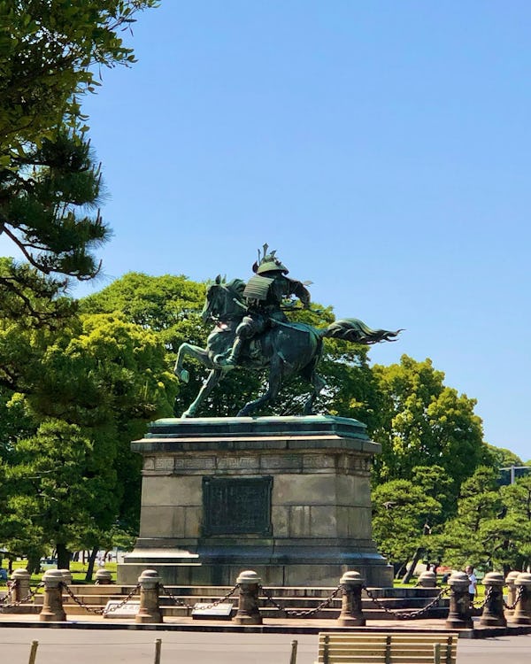 Kokyogaien - Statue