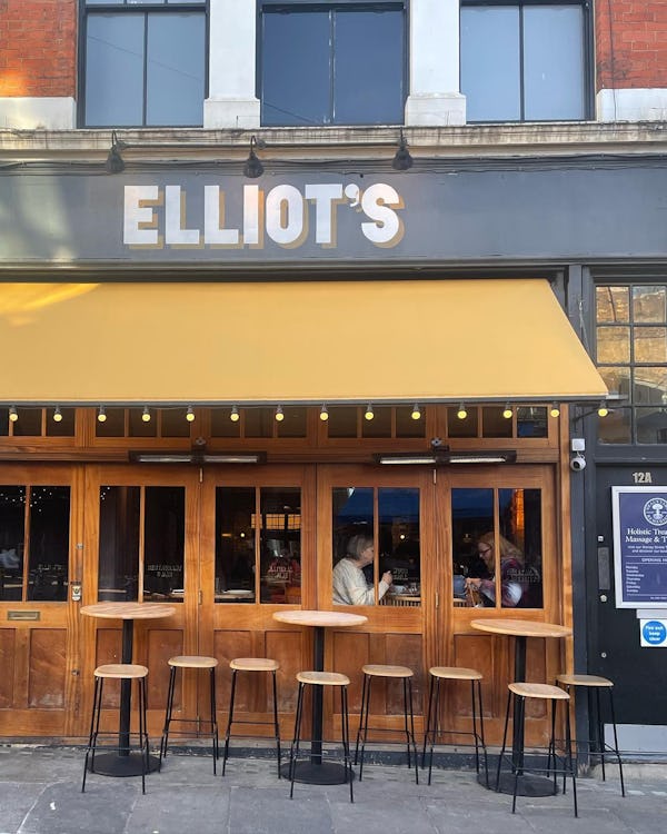 Elliot's - Exterior