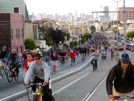 Syklister under en sykkeldemonstrasjon i San Francisco
