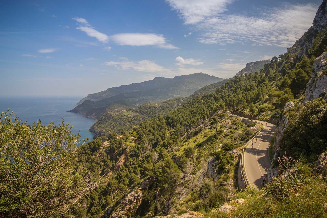 Alle elsker mallorca: Veien som går langs klippene på nordvestkysten er selvfølgelig en del av turrittet Mallorca 312. Foto: Rafa Babot.
