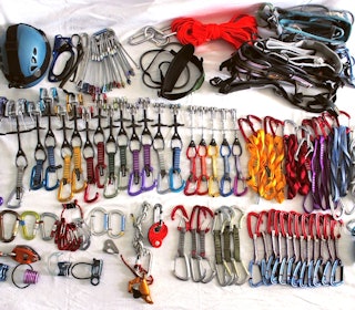 Hvor lenge holder utstyret? Det finnes ikke et nøyaktig svar på det, men noen retningslinjer kan man følge. Foto: Nikolai Kolstad Klatreutstyr, varighet, klatring