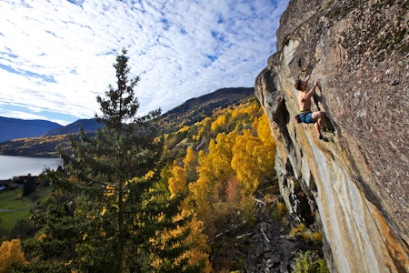 Jarle Kalland førstebestiger "No blir det baby!" (8b+) på Gulveggen på Kvam. Foto: Henning Wang,  No blir det baby, 8b+, Jarle Kalland, Henning Wang, Kvam, Sogndal, gulveggen