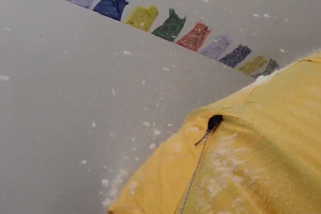 Her kommer raset. Skjermdump fra Youtube. Her kommer raset. Skjermdump fra Youtube.