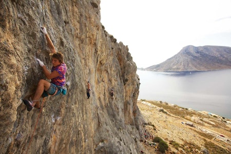 FLASH: Thilo Schröter går Polifemo (7c), en av de få rutene som ikke er nedgradert – og som neppe blir det. Foto: Henning Wang FLASH: Thilo Schröter går Polifemo (7c), en av de få rutene som ikke er nedgradert – og som neppe blir det. Foto: Henning Wang