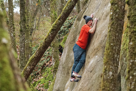 PÅ SVA: Thilo Schröter på det klassiske svaet Les Nombrilistes (droite) (7C+). Foto: Tina Hafsaas Thilo Schröter Tina Hafsaas Fontainebleu