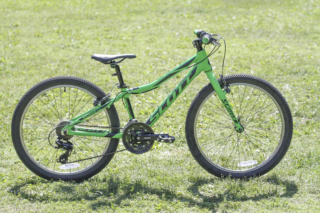 GOD DESIGN: Scott Jr Scale 24 har gjennomført design og finish. Foto: Audun Holmøy Røhrt GOD DESIGN: Scott Jr Scale 24 har gjennomført design og finish. Foto: Audun Holmøy Røhrt