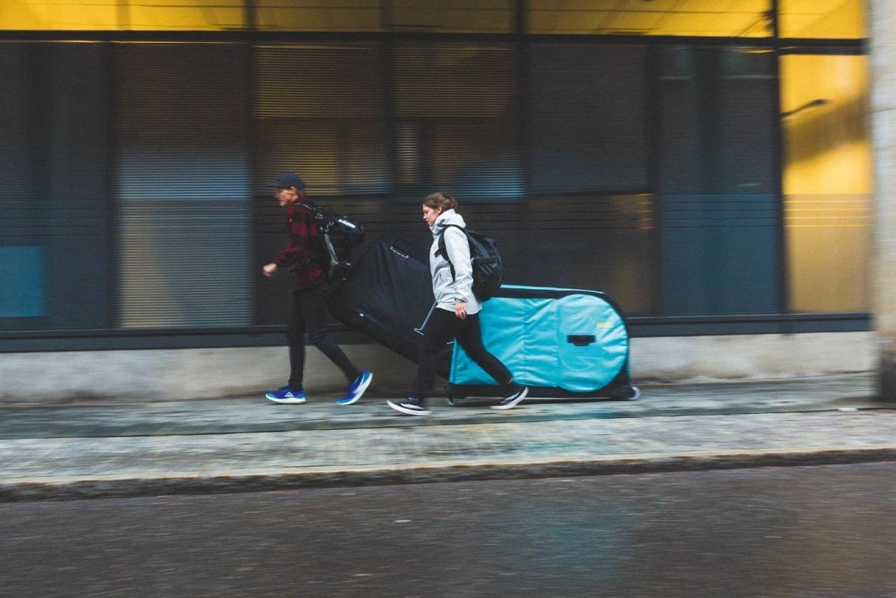 TA MED SYKKELEN: Egen sykkelkoffert kan være løsningen når du skal ut og reise. Foto: Kristoffer H. Kippernes transport av sykkel på reise