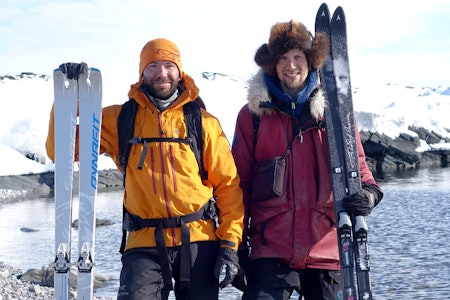HVERT SITT VALG: Martin Letzter og Narve Stubbråten Johansen krysset Svalbard med hvert sitt valg av utstyr. rando eller fjellski hva er best