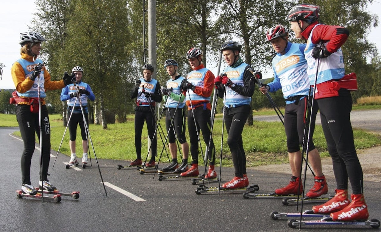 RULLESKICOACH: Langrennsverdensmester Trude Dybendahl har lært bort rulleskisportens hemmeligheter til mange mosjonister. Foto: Kristoffer H. Kippernes trude dybendahl rulleskitrening