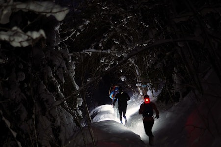 LØPING I SNØEN: Du må ikke gå på ski for å få deg en fin treningstur i snøen. Vinterløping kan også være fint. Foto: Johannes Rummehoff Løping i snø