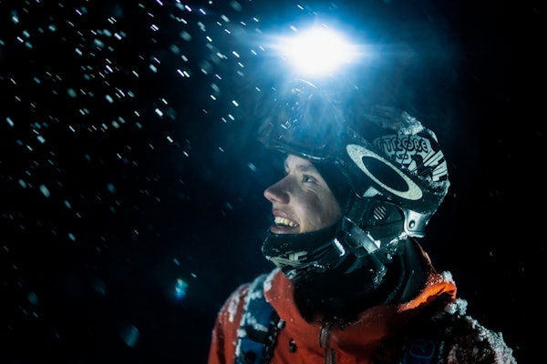 OG DET BLE LYS: Lumen er viktig, men det er mer enn lysstyrken som skal stemme for lykten blir optimal for frikjøring i følge Knut-Hendrik Lajord. Bilde: Vegard Aasen Moonlight headlamp 5000 lumens