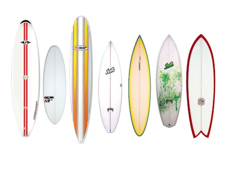 BRETTJUNGEL: Vi avslører hvordan du velger riktig surfbrett for sommerens store bølgeopplevelser. 