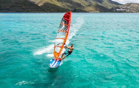 oppblåsbart brett windsurfing starboard airplane